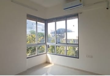 Bedroom in 4 BHK Apartment at Heritage Solitaire, Chembur – for Rent
