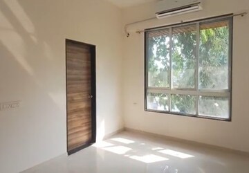 Bedroom in 4 BHK Apartment at Heritage Solitaire, Chembur – for Rent
