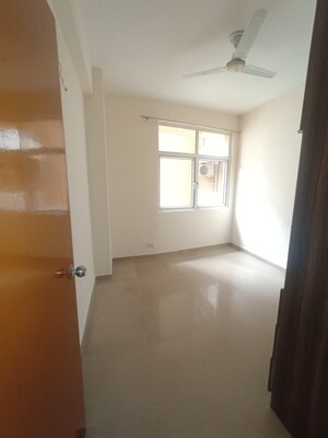 Room in 3 BHK Apartment at Mahagun Mywoods, Sector 16c Greater Noida – for Rent