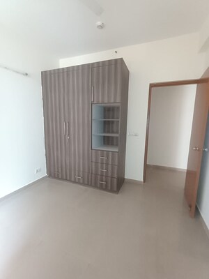 Room in 3 BHK Apartment at Mahagun Mywoods, Sector 16c Greater Noida – for Rent