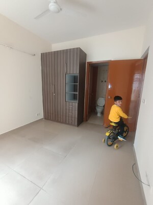 Room in 3 BHK Apartment at Mahagun Mywoods, Sector 16c Greater Noida – for Rent