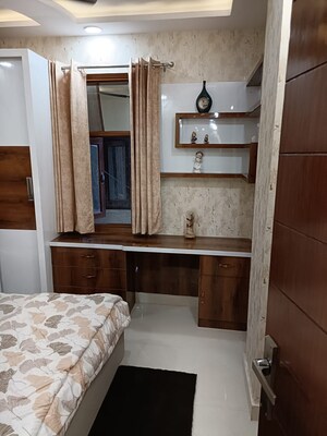 Room in 3 BHK Builder Floor at Dwarka Mor – for Rent