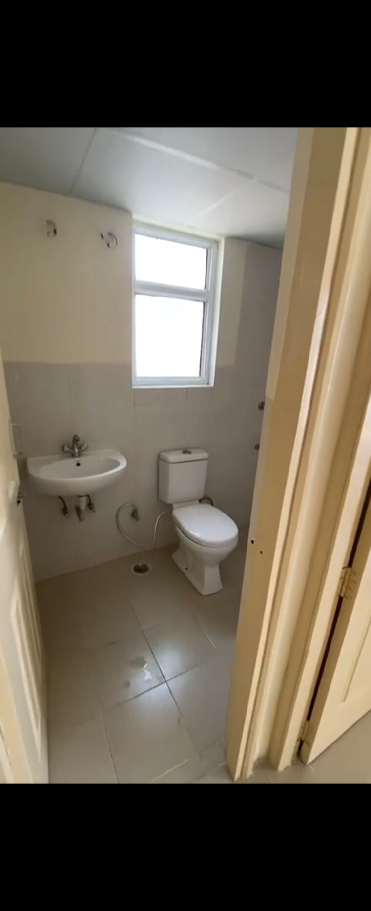 Bathroom, wave city 2 Bedroom 840 Sq.Ft. Apartment In Wave City Ghaziabad 9360982