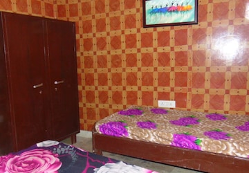 Bedroom in  Pg at Sector 62 – for Rent