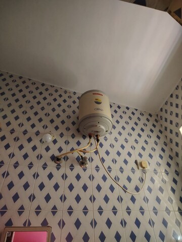 Bathroom in 2 BHK Apartment at Caranzalem – for Rent