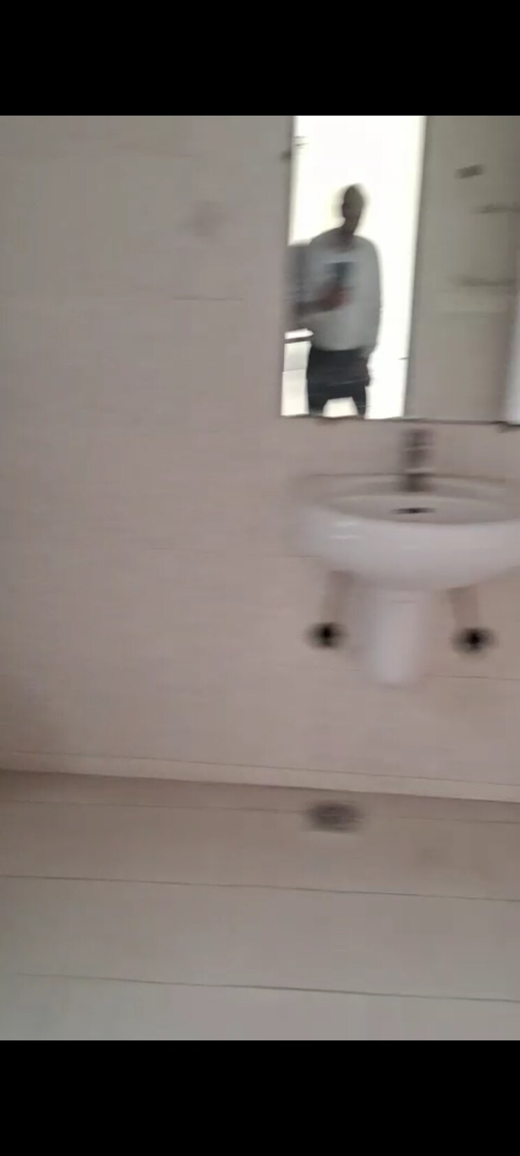 Bathroom, amrapali-sapphire 4 Bedroom 3000 Sq.Ft. Penthouse In Sector 45 Noida 9360802