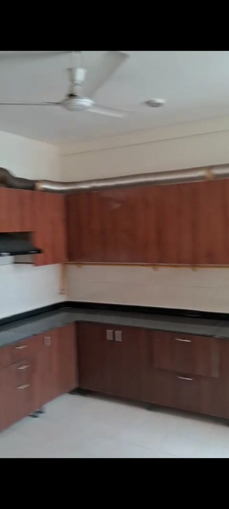 Kitchen, amrapali-sapphire 4 Bedroom 3000 Sq.Ft. Penthouse In Sector 45 Noida 9360802