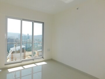 Room in 3 BHK Apartment at Hiranandani Estate Princeton, Ghodbunder Road – for Rent