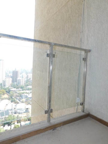 Room in 3 BHK Apartment at Hiranandani Estate Princeton, Ghodbunder Road – for Rent