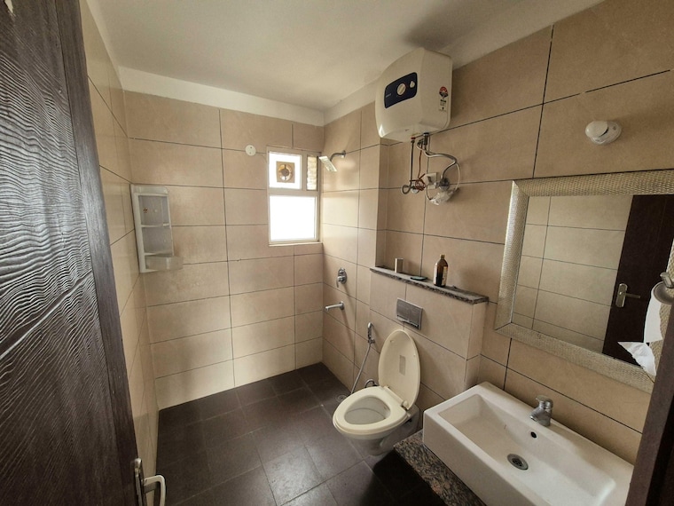 Bathroom, motiaz-royal-citi 3 Bedroom 1910 Sq.Ft. Apartment In Ambala Highway Zirakpur 9360826
