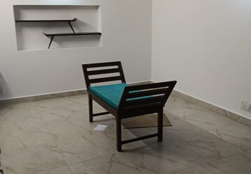 Room in 3 BHK Builder Floor at Green Park Extension – for Rent