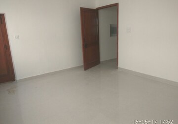 Room in 3 BHK Builder Floor at Green Park Extension – for Rent