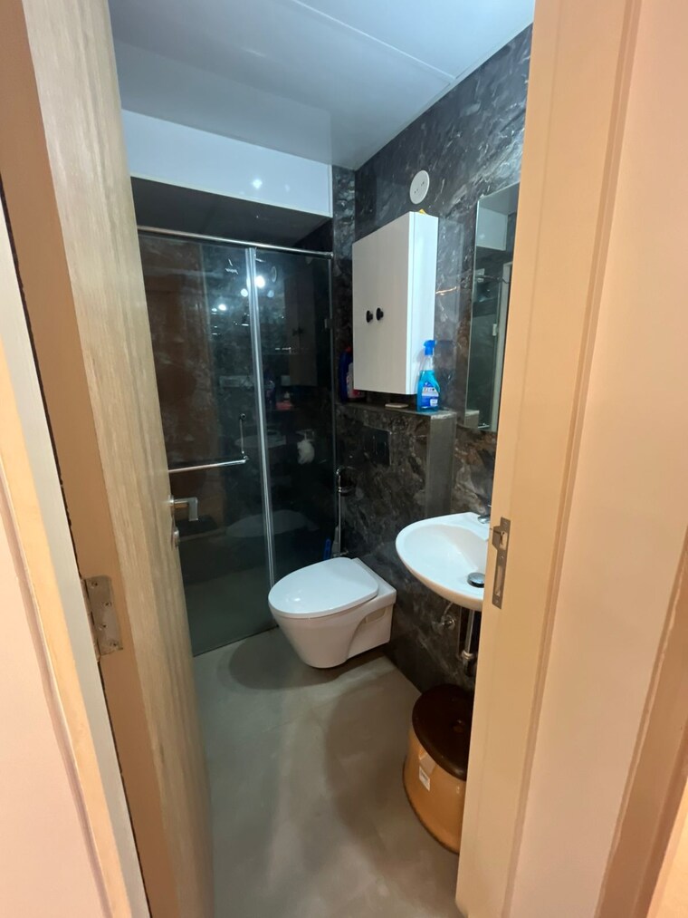 Bathroom, piramal-aranya 2 Bedroom 1087 Sq.Ft. Apartment In Byculla Mumbai 9360815