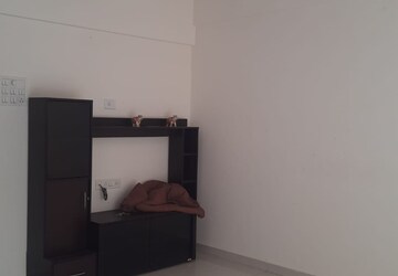 Room in 2 BHK Apartment at GK Peace Valley, Pimple Saudagar – for Rent