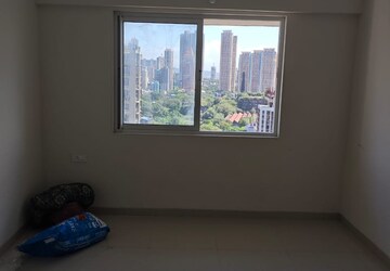 Room in 2 BHK Apartment at Bhatta Chawl, Worli – for Rent