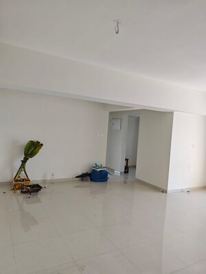 Furnished Amenities in 2 BHK Apartment at Bhatta Chawl, Worli – for Rent