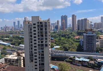 2 BHK Apartment – Exterior View View at Bhatta Chawl, Worli - for Rent