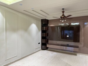 Room in 3 BHK Builder Floor at Bhera Enclave – for Sale