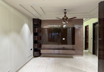 Room in 3 BHK Builder Floor at Bhera Enclave – for Sale