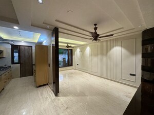Room in 3 BHK Builder Floor at Bhera Enclave – for Sale