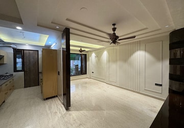 Room in 3 BHK Builder Floor at Bhera Enclave – for Sale