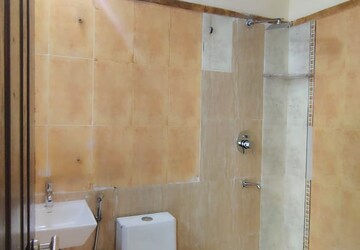 Furnished Amenities in 3 BHK Builder Floor at Ardee City, Sector 52 – for Rent