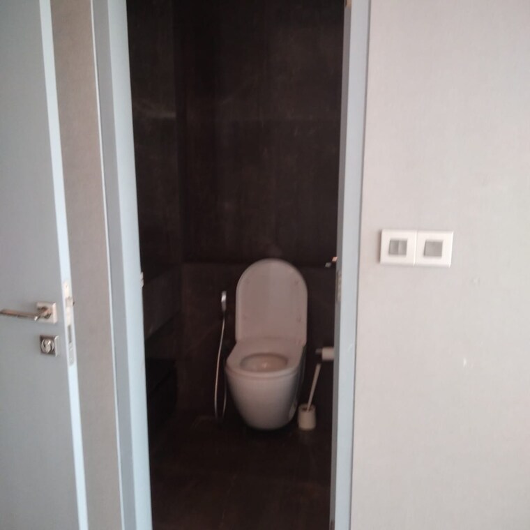 Bathroom, lodha-trump-tower 4 Bedroom 2300 Sq.Ft. Apartment In Worli Mumbai 9360974