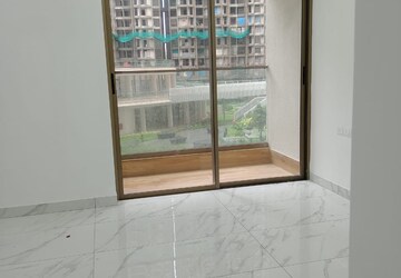 Room in 2 BHK Apartment at Raymond Ten X Era, Pokhran Road No One – for Rent