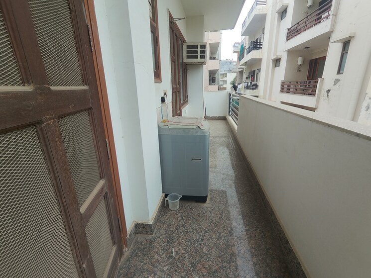 Balcony, ardee-city 3 Bedroom 1400 Sq.Ft. Builder Floor In Sector 52 Gurgaon 9361003