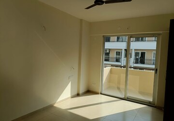 Room in 3 BHK Apartment at Sushma Valencia, International Airport Road – for Rent