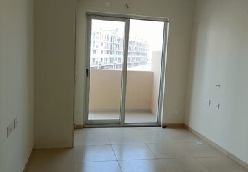 Room in 3 BHK Apartment at Sushma Valencia, International Airport Road – for Rent