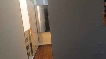 Furnished Amenities in 2 BHK Apartment at Piramal Mahalaxmi, Mahalaxmi – for Rent