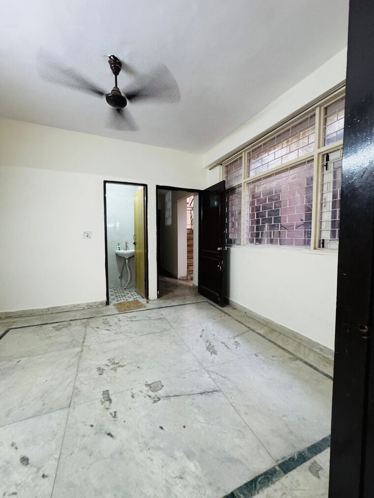 Room, saket 2 Bedroom 500 Sq.Ft. Builder Floor In Saket Delhi 9361054