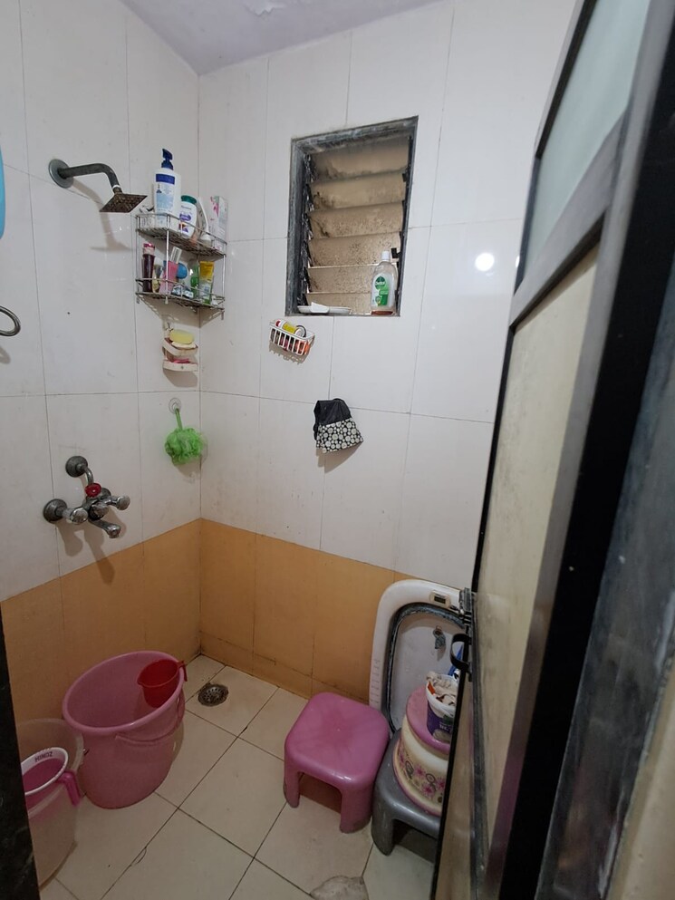 Bathroom, azeem-heights 1 Bedroom 700 Sq.Ft. Apartment In Kharghar Sector 34c Navi Mumbai 9361068