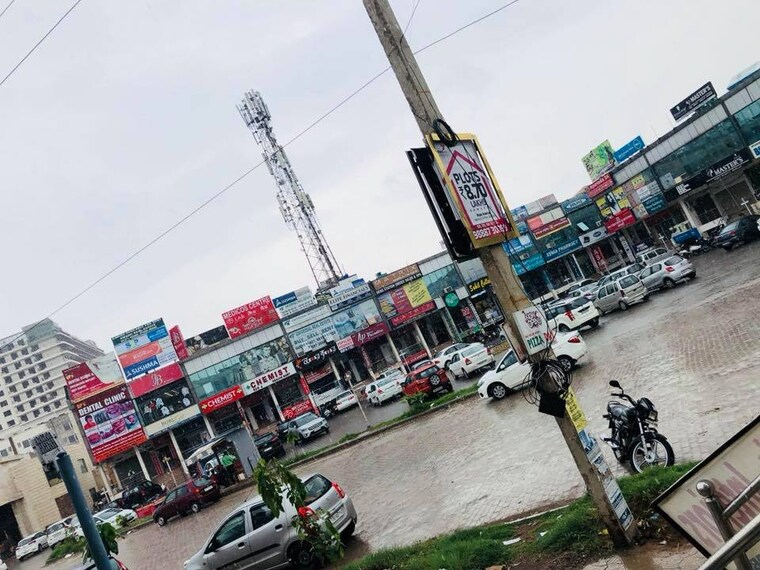 Exterior View, vip road Commercial Showroom 900 Sq.Ft. In Vip Road Zirakpur 9361049