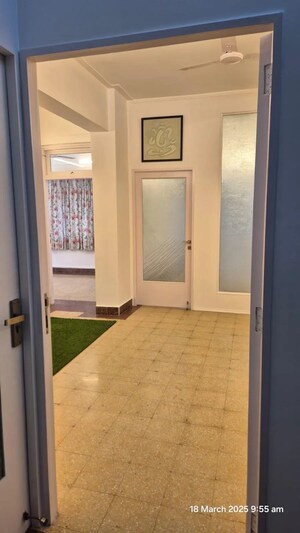 Room in 1 BHK Apartment at Churchgate Mansion, Churchgate – for Rent