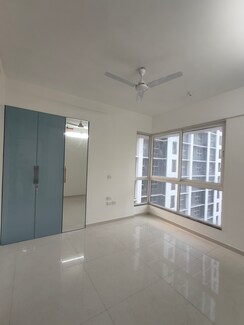 2 BHK Apartment For Sale in Sheth Zuri