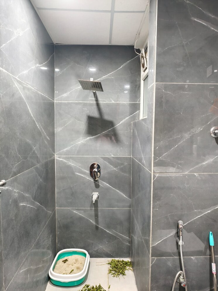 Bathroom, ghb-splande 3 Bedroom 1740 Sq.Ft. Apartment In Patiala Road Zirakpur 9361089