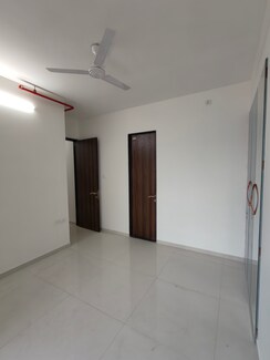 2 BHK Apartment For Sale in Sheth Zuri