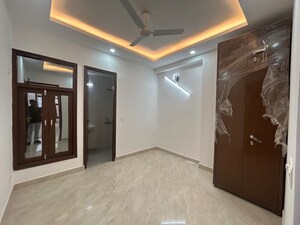 Room in 2 BHK Builder Floor at Saket – for Rent