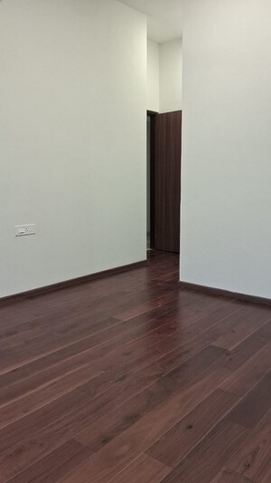 Room in 2 BHK Apartment at Piramal Mahalaxmi, Mahalaxmi – for Rent