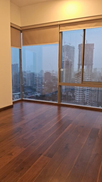 Room in 2 BHK Apartment at Piramal Mahalaxmi, Mahalaxmi – for Rent