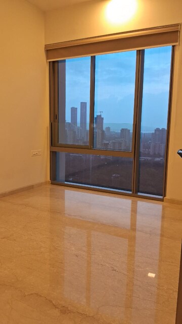Room in 2 BHK Apartment at Piramal Mahalaxmi, Mahalaxmi – for Rent