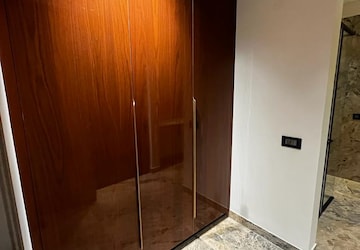 Room in 3 BHK Apartment at Emaar The Palm Drive-Palm Studios, Sector 66 – for Rent