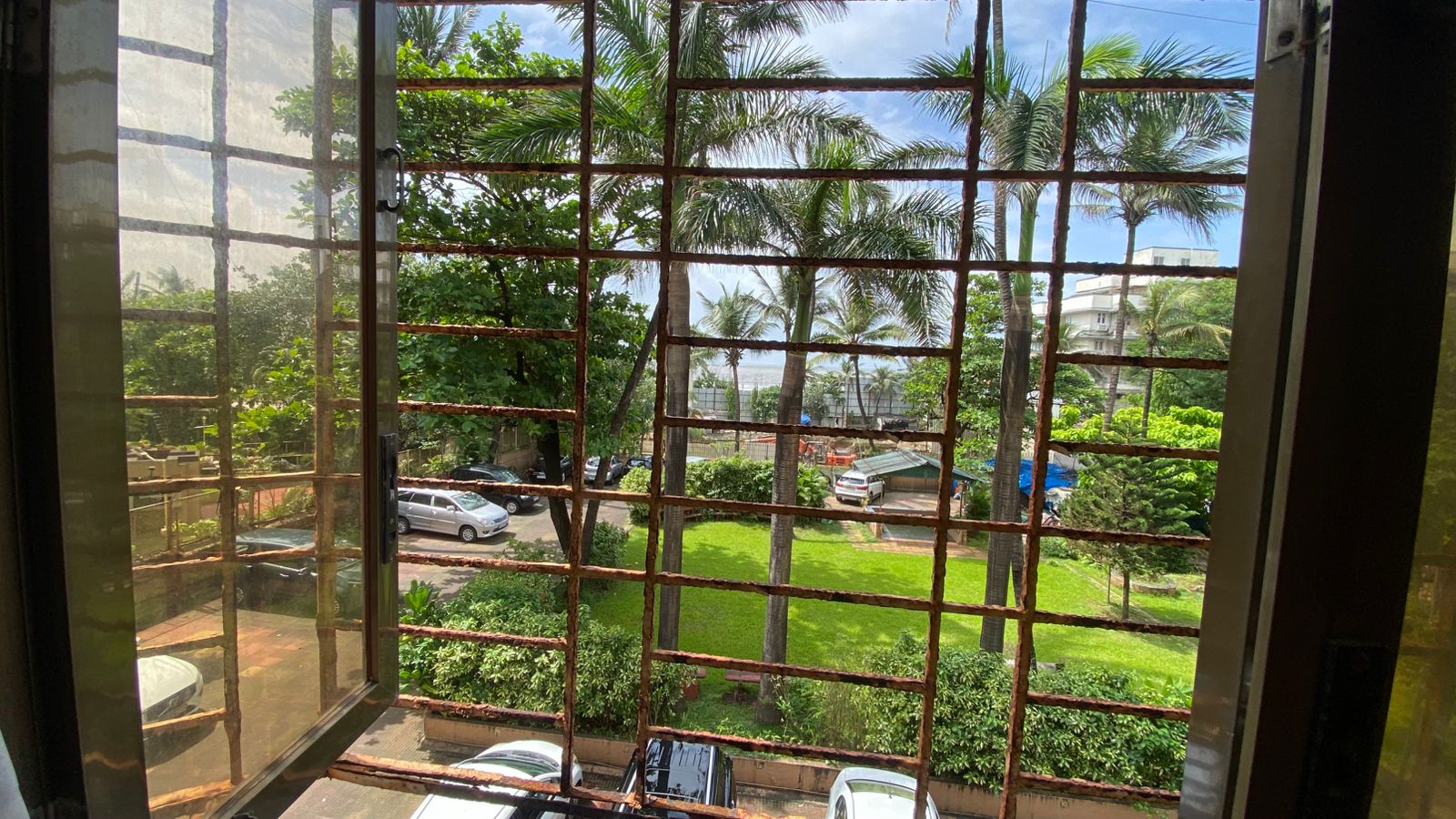 3 BHK 1650 Sq.Ft. Apartment in Jewel Mahal