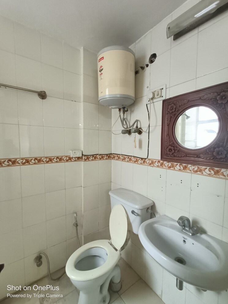 Bathroom, maple-heights 2 Bedroom 980 Sq.Ft. Apartment In Sector 43 Gurgaon 9361299