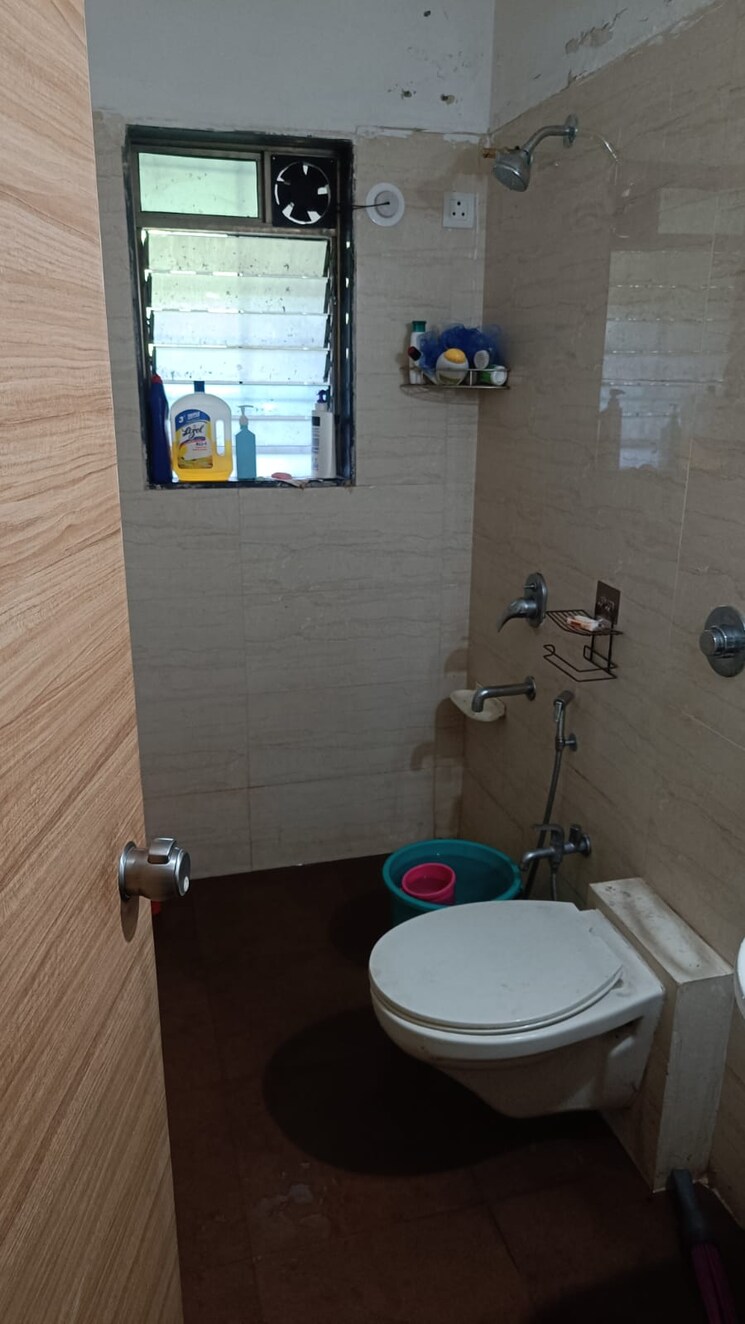 Bathroom, ghodbunder road 2 Bedroom 701 Sq.Ft. Apartment In Ghodbunder Road Thane 9361294