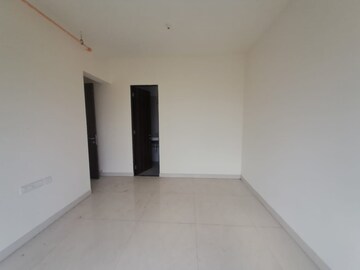 Room in 2 BHK Apartment at Sheth Avante, Kanjurmarg West – for Rent