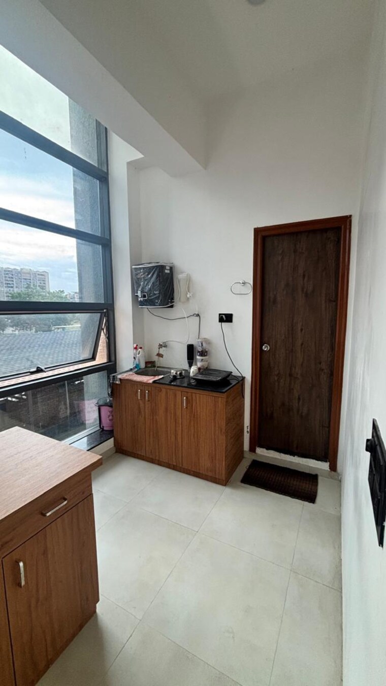 Kitchen, science city Commercial Office Space in IT/SEZ 950 Sq.Ft. In Science City Ahmedabad 9361326