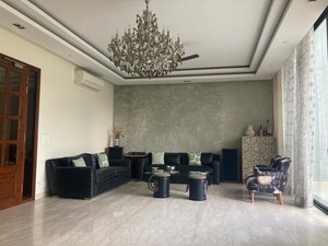 2 BHK Apartment For Rent in Emaar The Palm Drive-Palm Studios, Sector 66
